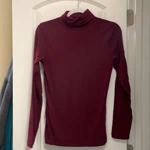J Crew Perfect Fit Turtle Neck, burgundy/maroon, size M